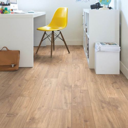 CLM1487_Roble_natural_mediaNoche_Quick_Step_Classic_Ambiente